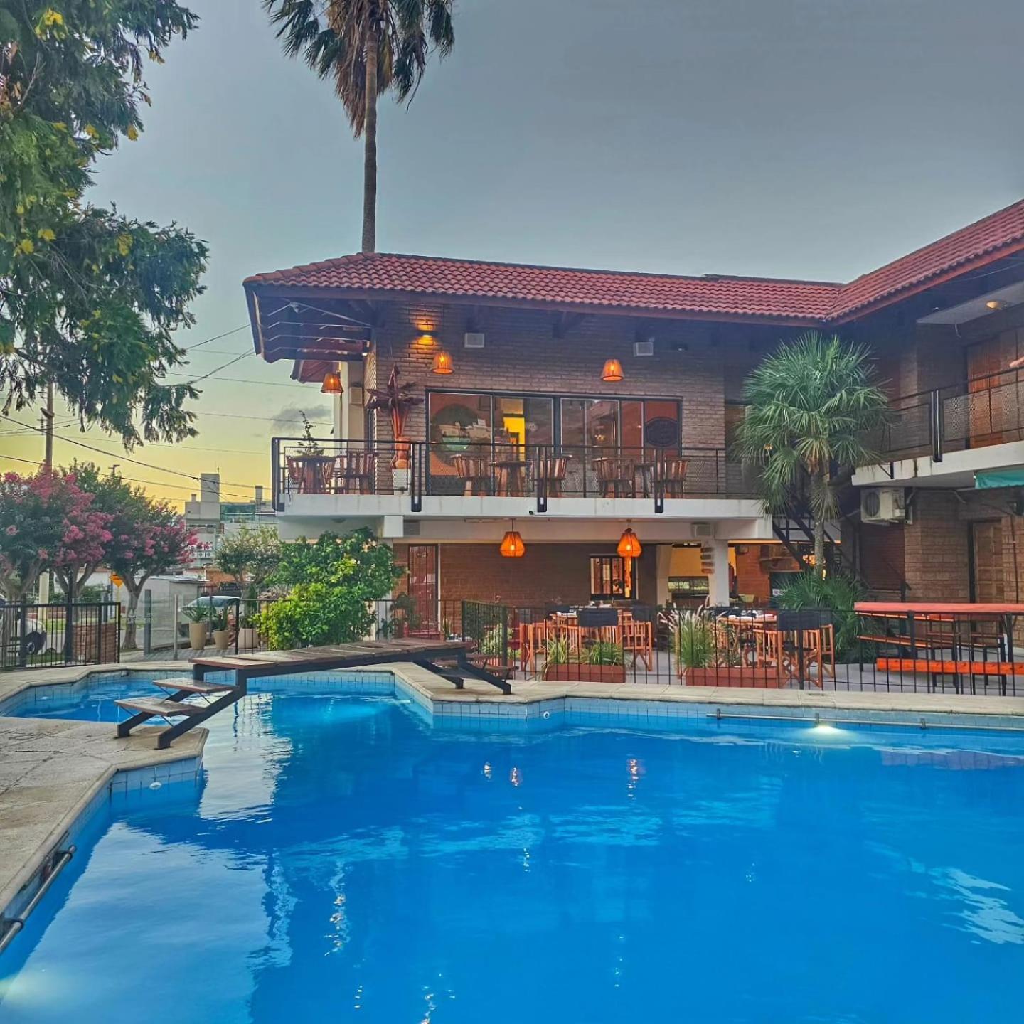 Hotel Carlos Paz วิญาการ์ลอสปาซ ภายนอก รูปภาพ