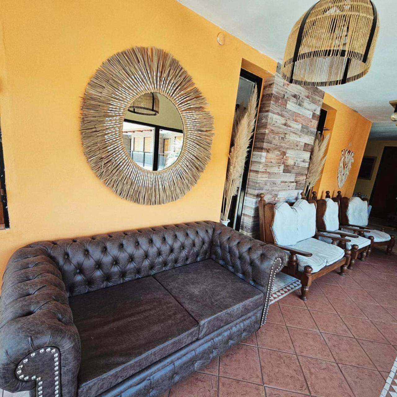 Hotel Carlos Paz วิญาการ์ลอสปาซ ภายนอก รูปภาพ
