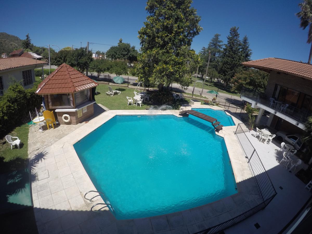 Hotel Carlos Paz วิญาการ์ลอสปาซ ภายนอก รูปภาพ