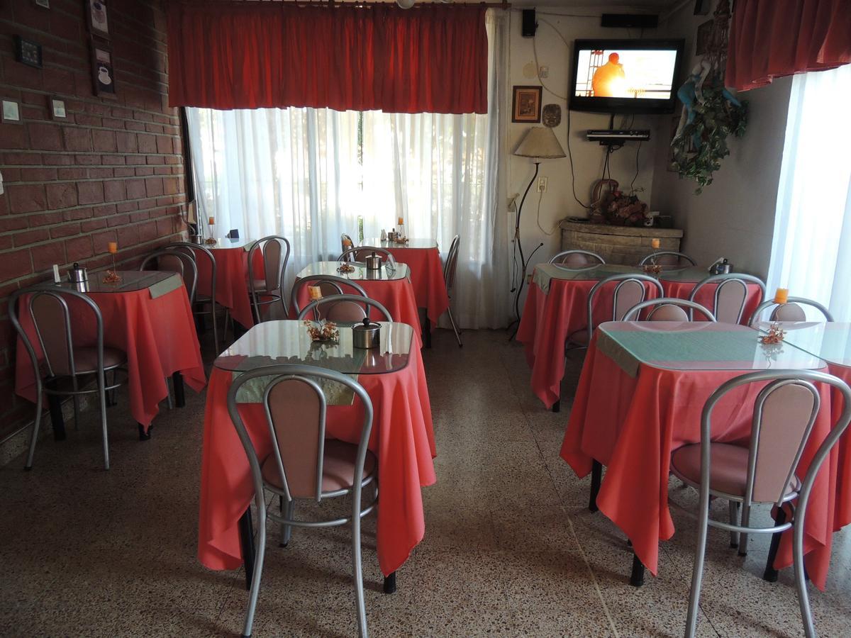 Hotel Carlos Paz วิญาการ์ลอสปาซ ภายนอก รูปภาพ