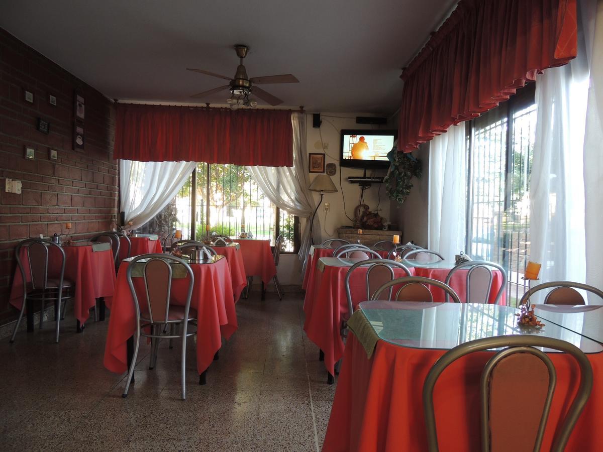 Hotel Carlos Paz วิญาการ์ลอสปาซ ภายนอก รูปภาพ