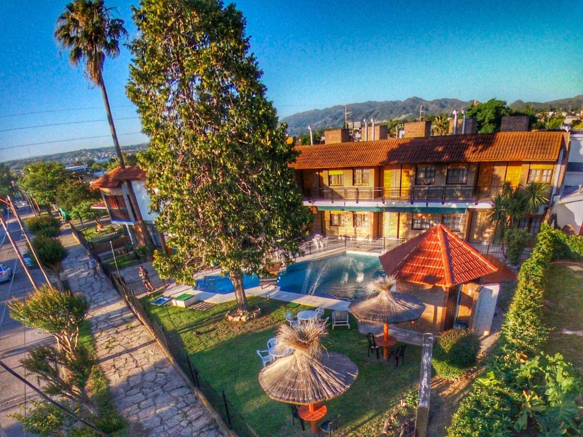 Hotel Carlos Paz วิญาการ์ลอสปาซ ภายนอก รูปภาพ