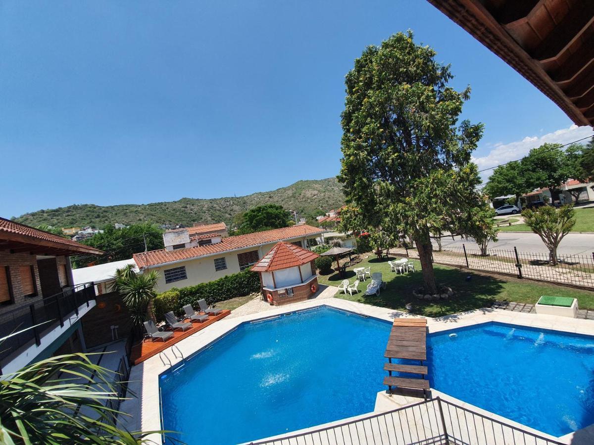 Hotel Carlos Paz วิญาการ์ลอสปาซ ภายนอก รูปภาพ