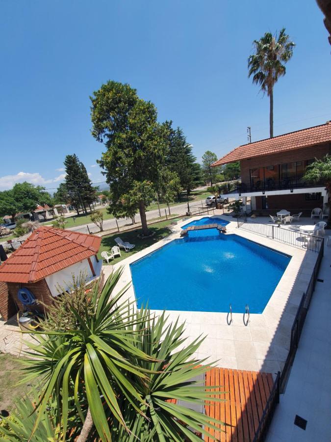 Hotel Carlos Paz วิญาการ์ลอสปาซ ภายนอก รูปภาพ