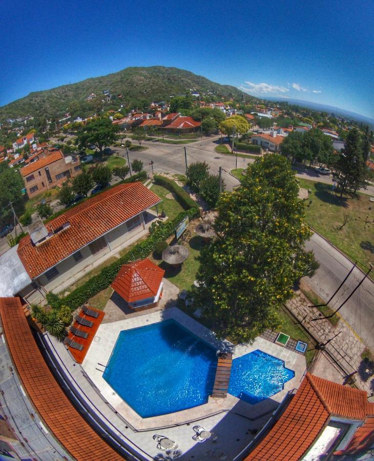 Hotel Carlos Paz วิญาการ์ลอสปาซ ภายนอก รูปภาพ
